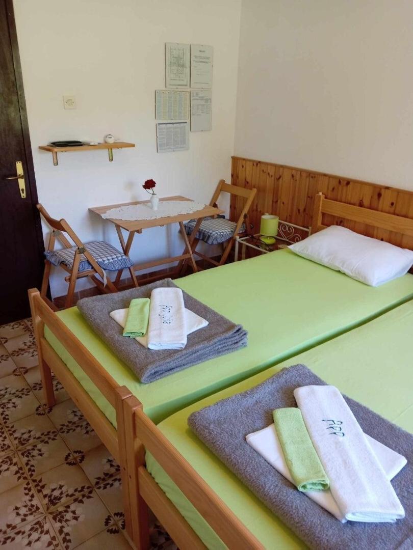 Apartments And Rooms By The Sea Martinscica, Cres - 23980 Екстериор снимка