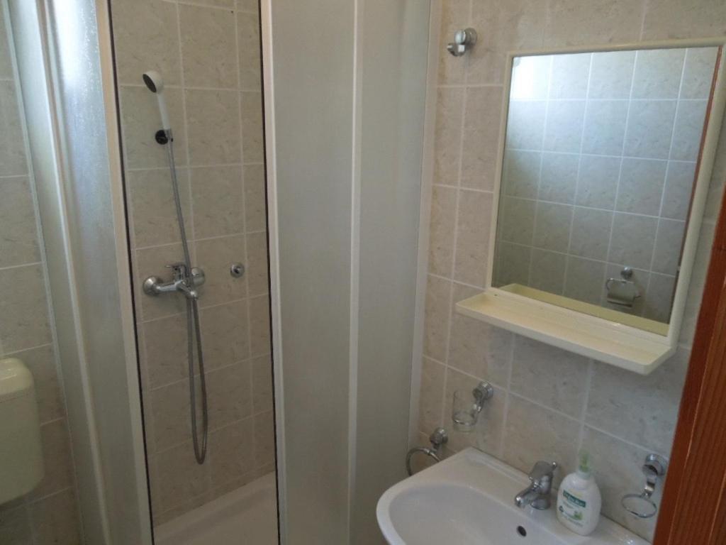 Apartments And Rooms By The Sea Martinscica, Cres - 23980 Екстериор снимка